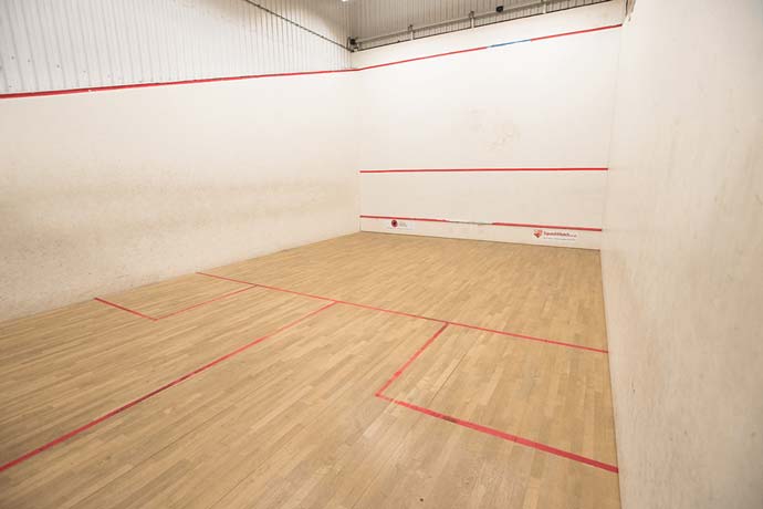Over 330 squash courts for hire